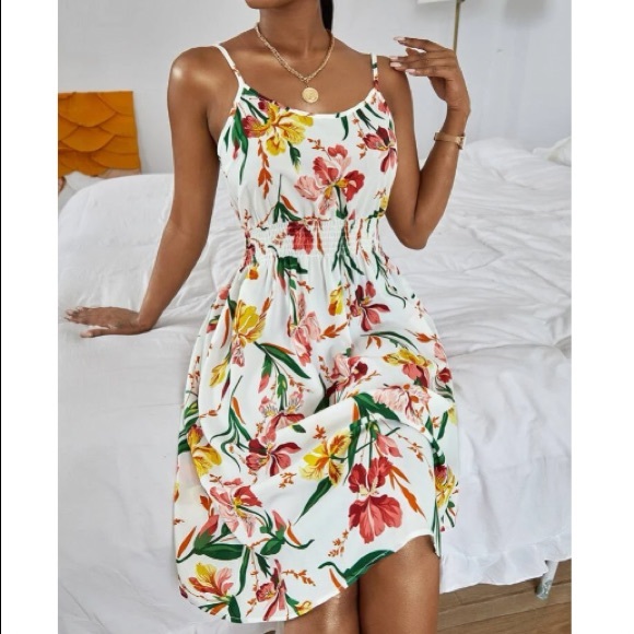 Boho floral print shirred cami dress - Picture 2 of 5